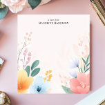 Bloc-note Aquarelle Pastel douce Floral Nom personnalisé<br><div class="desc">Profitez de la beauté d'un jardin de printemps avec cet élégant bloc-notes personnalisé. Le design se caractérise par un agencement délicat de fleurs d'aquarelle dans des tons pastel doux rose, jaune, bleu et vert. Les fleurs et le feuillage créent un effet de cadrage doux. Ajoutez votre propre texte personnalisé pour...</div>