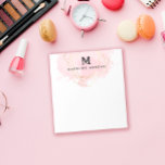 Bloc-note Aquarelle rose Faux or Monogramme géométrique<br><div class="desc">Un joli bloc-notes monogrammé avec votre initiale en noir contre une éclaboussure d'aquarelle rose rose à l'intérieur de lignes géométriques de faux or. Personnalisez aussi avec votre nom !</div>