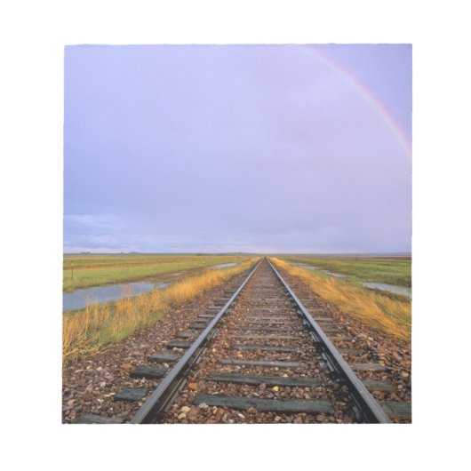 Bloc-note Arc-en-ciel au-dessus des voies ferrées près de Fa (Devant)