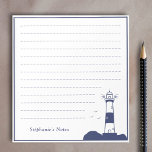 Bloc-note Bleu de la marine phare<br><div class="desc">Un bloc-notes nautique avec une illustration d'un phare et un texte personnalisable dans les tons bleu marine : un excellent cadeau pour un marin ou un amoureux des océans et des côtes maritimes! Vous pouvez les utiliser sur un bateau ou au bureau ! Si vous préférez l'espace vide, vous pouvez...</div>