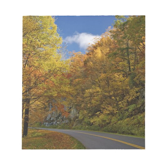 Bloc-note Blue Ridge Parkway sinuant à travers les couleurs (Devant)