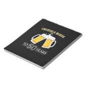 Bloc-note Boire de bière Cheers et bières à 50 ans Anniversa (Tourné)