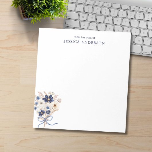 Bloc-note Bouquet de fleurs élégant bleu marine monogrammé