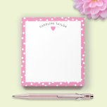 Bloc-note Bubblegum Pink Coeur & Dots mignon fille<br><div class="desc">Ce design offre de l'espace pour un nom dans une jolie courbe sur un simple graphique cardiaque sur un arrière - plan rose avec de minuscules points blancs. Cliquez sur le bouton personnaliser si vous souhaitez déplacer/mettre à l'échelle les images et modifier le texte ! Des variantes de ce design,...</div>