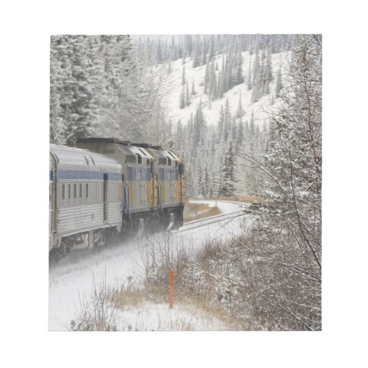 Bloc-note Canada, Alberta. Train de neige de VIA Rail entre (Devant)