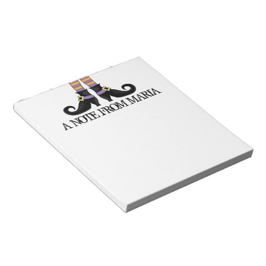 Bloc-note Chaussures de sorcière Whimsy avec bande violette (Incliné)