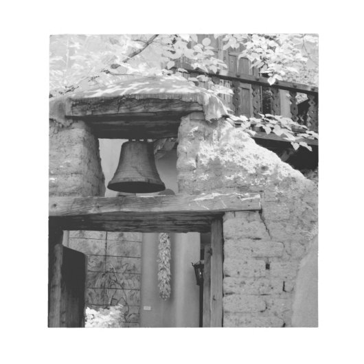 Bloc-note Cloche en adobe rugueuse dans l'entrée, Santa Fe, (Devant)
