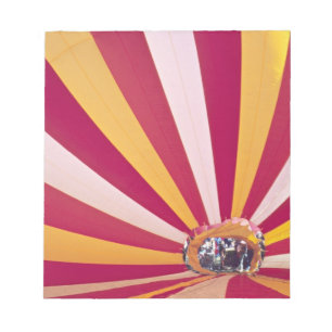 Bloc-note Des gens qui remplissent une montgolfière, Fort Co