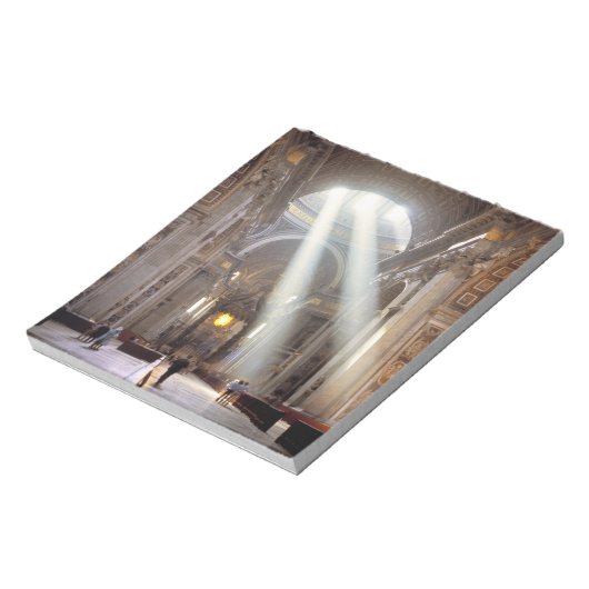 Bloc-note Des puits de lumière coulent à travers les fenêtre (Tourné)