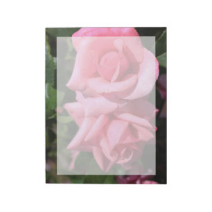 Bloc-note deux fleurs de rose rose chaud parfait. amour