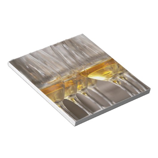 Bloc-note deux rangées de verres de dégustation de vin avec (Incliné)