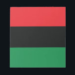 Bloc-note Drapeau rouge, noir et vert<br><div class="desc">Les 3 couleurs panafricaines sur le drapeau représentent : le rouge : le sang qui unit tous les peuples d'ascendance africaine noire, et versé pour la libération ; le NOIR : les noirs dont l'existence en tant que nation, bien qu'elle ne soit pas un État-nation, est affirmée par l'existence du...</div>