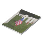 Bloc-note Drapeaux américains sur les tombes des vétérans am (Tourné)