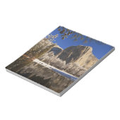 Bloc-note El Capitan se reflète dans la rivière Merced à (Tourné)