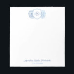 Bloc-note Élégante Femme Ginger Jar Bleu Et Blanc Monogramme<br><div class="desc">Un design classique bleu et blanc avec un monogramme de 3 lettres à l'intérieur d'une crête et des pots de gingembre bleu et blanc aquarelle. Les éléments d'aquarelle étaient à l'origine peints à la main par moi en aquarelles sur du papier 100% coton avant d'être scannés et arrangés / stylée...</div>