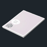 Bloc-note Eléphants Lilac et Grey<br><div class="desc">Un éléphant gris mignon avec une simple bulle vocale blanche sourit sur un arrière - plan violet lilas. Personnalisez le texte du nom pour en faire un bloc-notes de papeterie amical pour les enfants.</div>