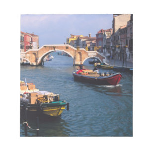 Bloc-note Europe, Italie, Venise. Bateaux apportant