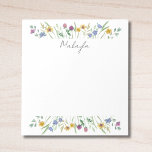 Bloc-note Fleur sauvage personnalisé<br><div class="desc">Ce Bloc-notes floral présente des fleurs sauvages d'aquarelle délicats et du feuillage aux couleurs pastel, associés à une typographie stylisée. Facile à personnaliser. Aquarelle originale © Michele Davies.</div>