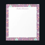 Bloc-note Fleurs d'oiseaux élégantes Motif Mauve Personnalis<br><div class="desc">Un joli motif floral de fleurs mignonnes en bleu sur un mignon arrière - plan violet,  personnalisé avec votre nom.</div>