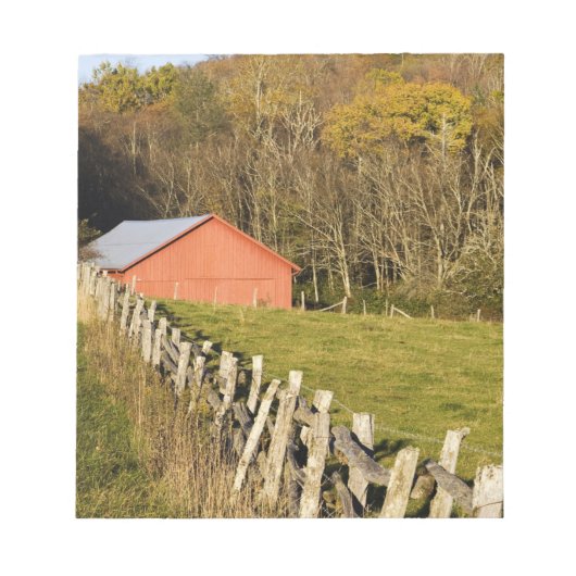 Bloc-note Grange rouge et clôture le long du Blue ridge (Devant)
