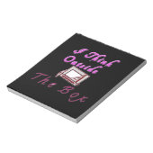 Bloc-note Je pense à l'extérieur de la boîte ZA. (Tourné)