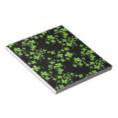 Bloc-note Joli motif Shamrock, vert sur accessoire noir (Incliné)