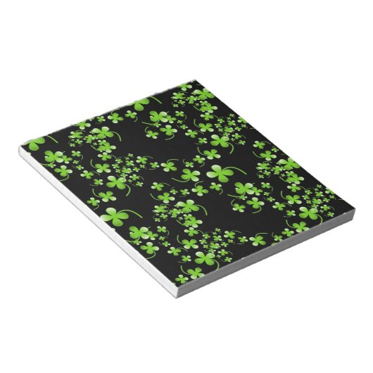Bloc-note Joli motif Shamrock, vert sur accessoire noir (Incliné)