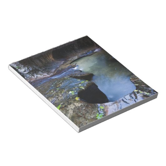 Bloc-note Le canyon à sous du métro (Incliné)