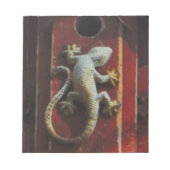 Bloc-note lézard gris sur bois usé (Devant)