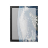 Bloc-note L'Ouragan Dorian Au-Dessus De L'Océan Atlantique. (Tourné)