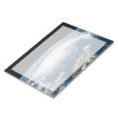 Bloc-note L'Ouragan Dorian Au-Dessus De L'Océan Atlantique. (Incliné)