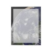 Bloc-note L'Ouragan Irene Traverse Les Bahamas. (Tourné)