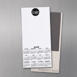 Bloc-note Magnétique Calendrier - Noir de base blanc minimum<br><div class="desc">Un article très utile pour l'école ou le bureau à domicile. Une recherche standard pour votre bureau à domicile ou casier scolaire. Cela montre une vue de l'année complète de toutes les dates.</div>