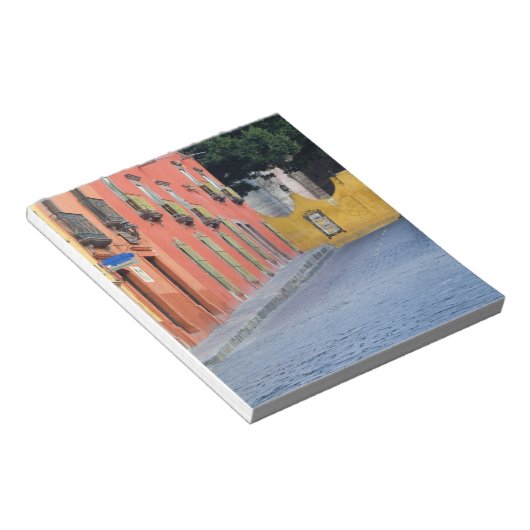 Bloc-note Mexique, San Miguel de Allende, Homes le long (Incliné)