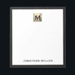 Bloc-note Monogramme Black Gold Nom initial<br><div class="desc">Élevez votre jeu de papeterie avec ce bloc-notes monogrammé avec typographie classique en bloc et un cadre en cuir noir avec un monogramme médaillon d'or brossé. Le bloc-notes comprend de l'espace pour votre nom ou votre texte personnalisé, ce qui le rend parfait pour un usage personnel ou professionnel. Utilisez-le pour...</div>