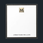 Bloc-note Monogramme Black Gold Nom initial<br><div class="desc">Élevez votre jeu de papeterie avec ce bloc-notes monogrammé avec typographie classique en bloc et un cadre en cuir noir avec un monogramme médaillon d'or brossé. Le bloc-notes comprend de l'espace pour votre nom ou votre texte personnalisé, ce qui le rend parfait pour un usage personnel ou professionnel. Utilisez-le pour...</div>