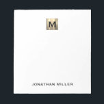 Bloc-note Monogramme blanc et or personnalisé<br><div class="desc">Faites une déclaration avec cet élégant bloc-notes blanc personnalisé avec une initiale de monogramme en or métallique brossé et le nom dans la typographie de bloc classique. Parfait pour prendre des notes, faire des listes de choses à faire ou écrire vos pensées, ce bloc-notes est un must pour toute personne...</div>