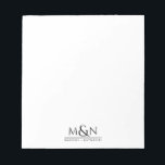 Bloc-note Monogramme d'esperie de couple<br><div class="desc">Ces cartes simples élégantes de monogramme pour couple marié ou de longue date,  présentent des initiales jointes par une jolie carte de script avec vos noms ci-dessous. Simple élégance minimale. Choisissez parmi 2 tailles différentes.</div>