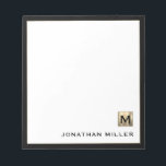 Bloc-note Monogramme d'or personnalisé noir blanc<br><div class="desc">Élevez votre jeu de papeterie avec ce bloc-notes monogrammé avec typographie classique et un monogramme médaillon d'or brossé et garniture noire. Le bloc-notes comprend de l'espace pour votre nom ou votre texte personnalisé, ce qui le rend parfait pour un usage personnel ou professionnel. Utilisez-le pour noter les notes, les idées...</div>