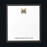 Bloc-note Monogramme d'or personnalisé noir blanc<br><div class="desc">Élevez votre jeu de papeterie avec ce bloc-notes monogrammé avec typographie classique et un monogramme médaillon d'or brossé et garniture noire. Le bloc-notes comprend de l'espace pour votre nom ou votre texte personnalisé, ce qui le rend parfait pour un usage personnel ou professionnel. Utilisez-le pour noter les notes, les idées...</div>