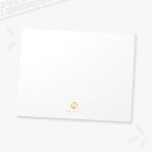 Bloc-note Monogramme personnalisé de luxe blanc et or<br><div class="desc">Luxe White et Gold Design avec monogramme blanc en cercle or élément avec nom en or style de police professionnelle sur arrière - plan blanc. Remarque : Les détails du papier sont simulés dans l'illustration. Il n'y aura pas de métal sur ce produit.</div>