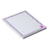 Bloc-note motif rayé avec marguerites violettes (Incliné)