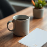 Bloc-note Nom personnalisé Monogramme<br><div class="desc">Bloc-notes moderne,  élégant et tendance présenté ici en bleu poussiéreux avec monogramme bronzé et typographie de nom blanc. Les couleurs peuvent être customisées à votre choix</div>