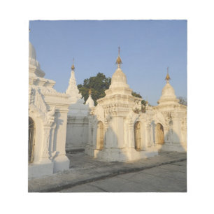 Bloc-note Pagode Kuthodaw à Mandalay, connue sous le nom de