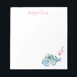 Bloc-note Papeterie côtière personnalisée Aquarelle Octopus<br><div class="desc">Plongez-vous dans l'attrait de la côte avec notre papeterie personnalisée, où votre nom de famille ou monogramme est magnifiquement présenté dans une élégante typographie manuscrite. Chaque pièce est ornée d'une pieuvre d'aquarelle bleu captivante, jouement entrelacée avec un chapelet de coeurs roses fantaisistes - une touche parfaite pour les notes de...</div>