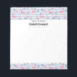 Bloc-note Patters de Whimsical Flamingo et Pineapple<br><div class="desc">Un bloc-notes avec un motif avec une ambiance estivale amusante. Flamants roses et ananas posés sur un motif rayé bleu clair avec feuilles et coeurs tout autour.</div>