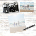 Bloc-note Photos de famille personnalisées vacances d'été<br><div class="desc">Personnalisez et ajoutez votre photo de votre famille, enfants, femme, petite amie ou animal de compagnie. La photo est recouverte d'une couverture blanche pour que vous puissiez voir votre écriture. La photo montre une photo d'un séjour d'été en famille et d'une journée à la plage. Écriture en lettres blanches modernes...</div>