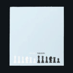 Bloc-note Pièce d'échecs personnalisée Bleu<br><div class="desc">Bloc-notes classique noir et blanc pour les amateurs d'échecs, avec des figures d'échecs dans un motif géométrique. Design moderne des pièces d'échecs</div>