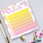 Bloc-note Plutôt Simple Floral Rose Orange Jaune À Faire Lis<br><div class="desc">Ce bloc-notes personnalisé To Do List vous permet de garder une trace de ce que vous devez faire tous les jours. Le design se compose de fleurs simples en violet, rose et jaune sur un arrière - plan blanc et au centre il y a sept zones vierges dans les tons...</div>