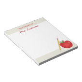 Bloc-note Pomme de dessin animé rouge et crayon jaune & nom (Incliné)